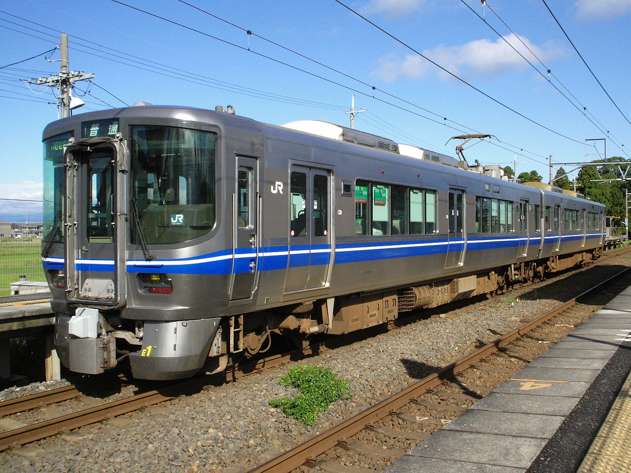 西日本旅客鉄道 交直流電車521系が運用開始 11/30　画像wikipedia
