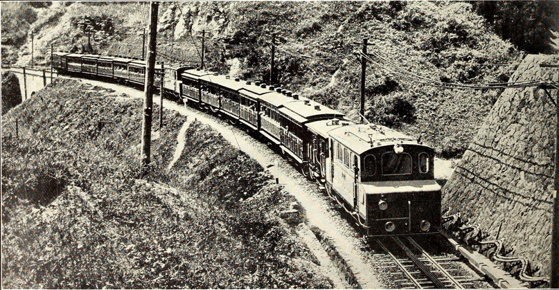 10000形2両が牽引する列車 （1914年）Electric Railway Journal (1914) - Electric Railway Journal (1914) pg. 1394 [1], パブリック・ドメイン, https://commons.wikimedia.org/w/index.php?curid=58537413による 