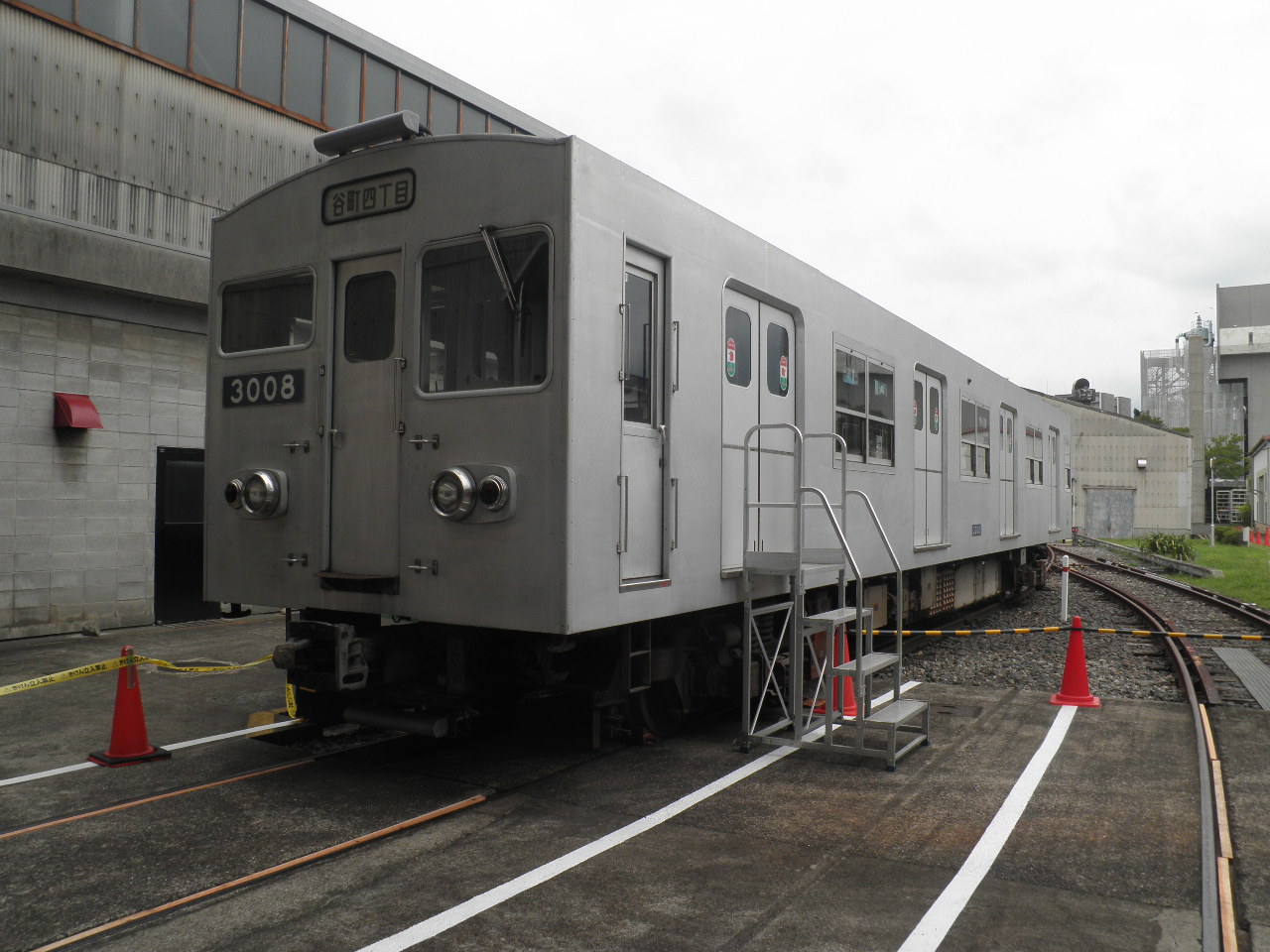 大阪市営地下鉄1号線 30系電車の運用開始